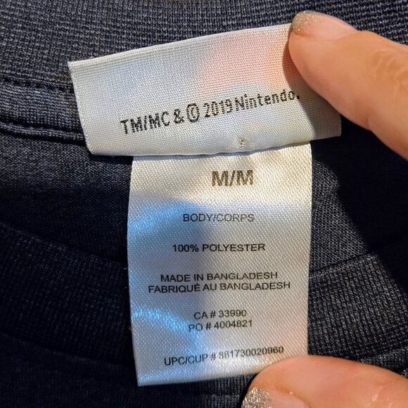 Super Mario T-Shirt Nintendo 2019 Size Medium Read - Picture 4 of 7